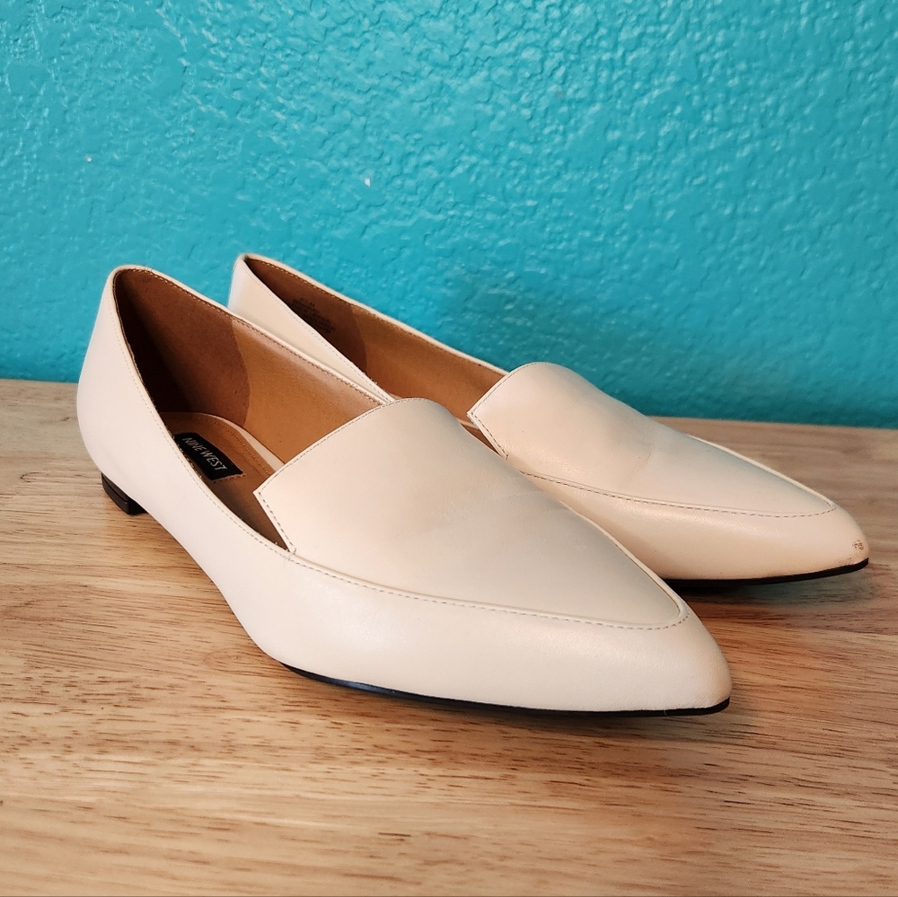 Nine West Elegant Cream Leather Upper Loafers Flats for Women WNABAY, Size 8.5